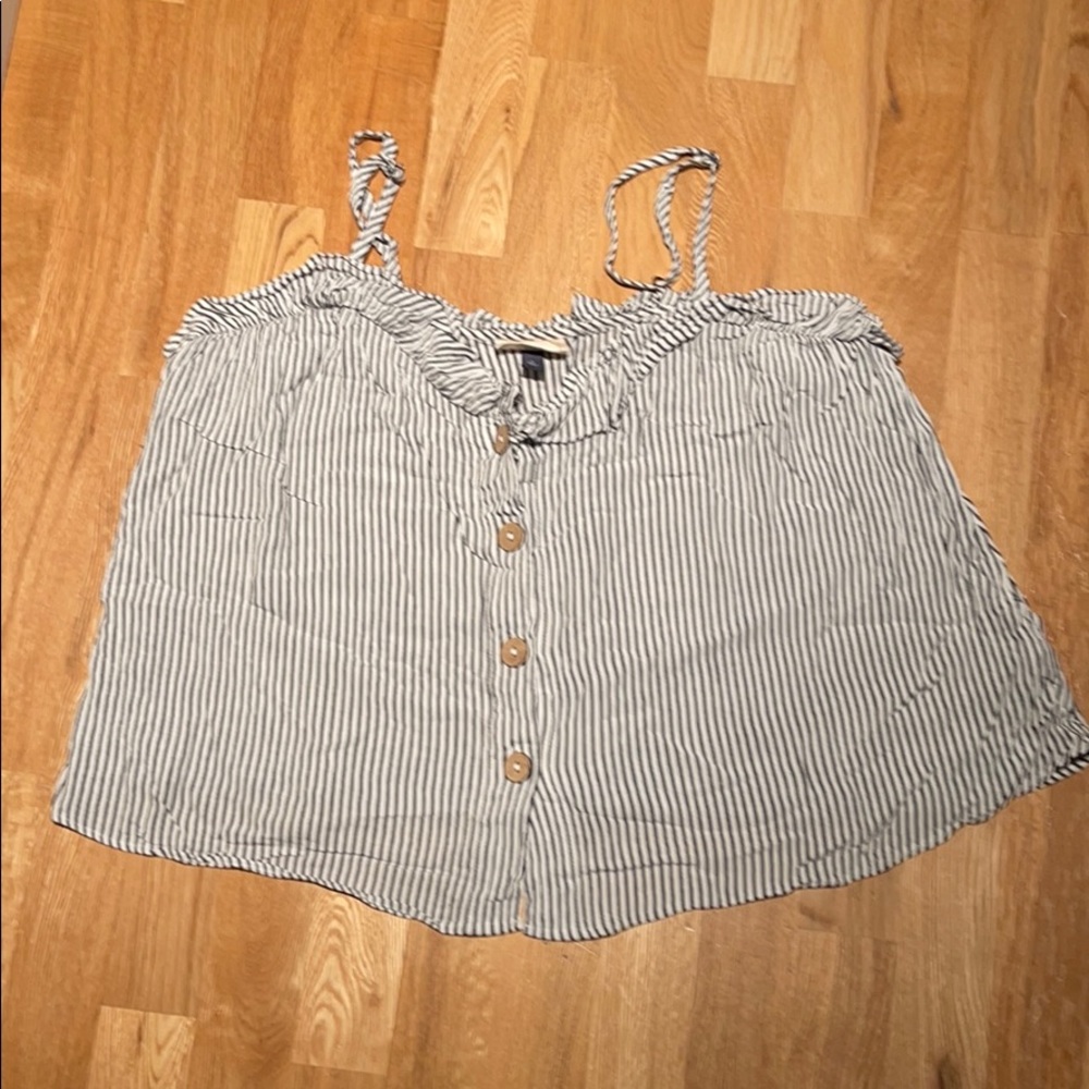 University Thread sleeveless blouse.